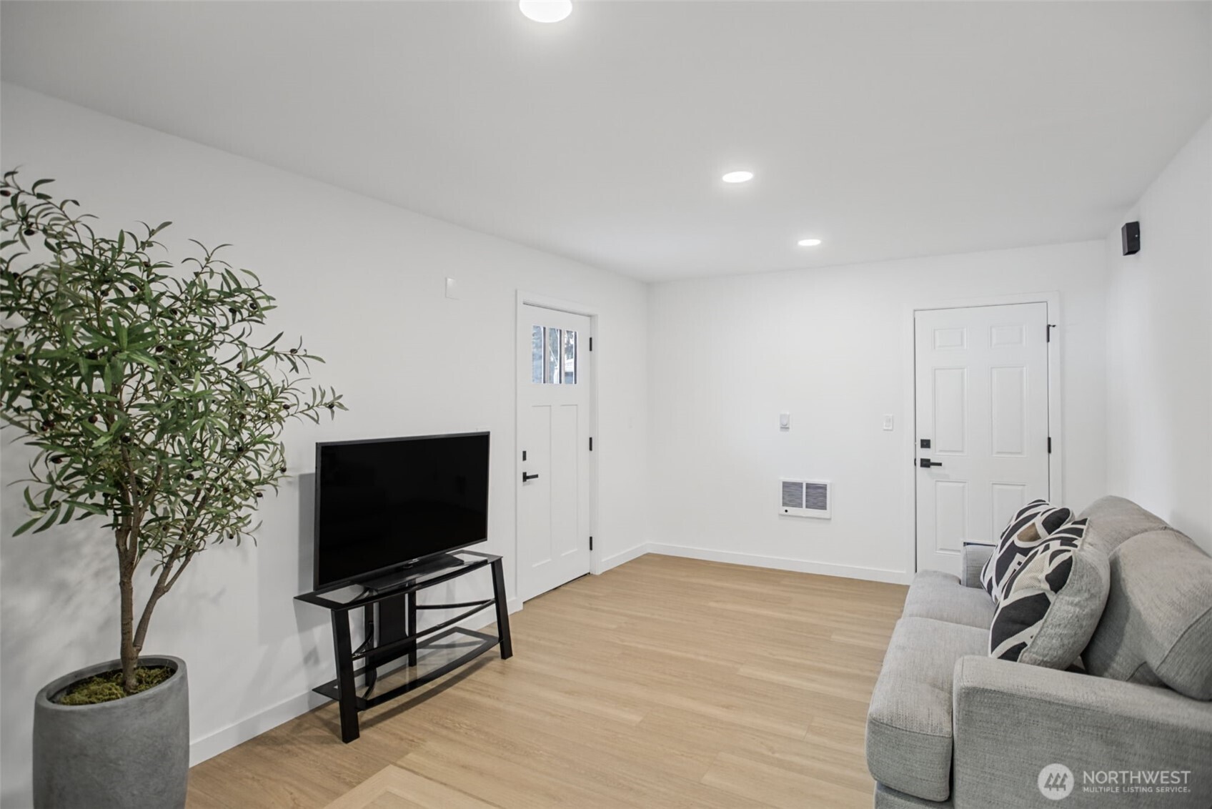 7425 Mcdougall Avenue Property Photo 12