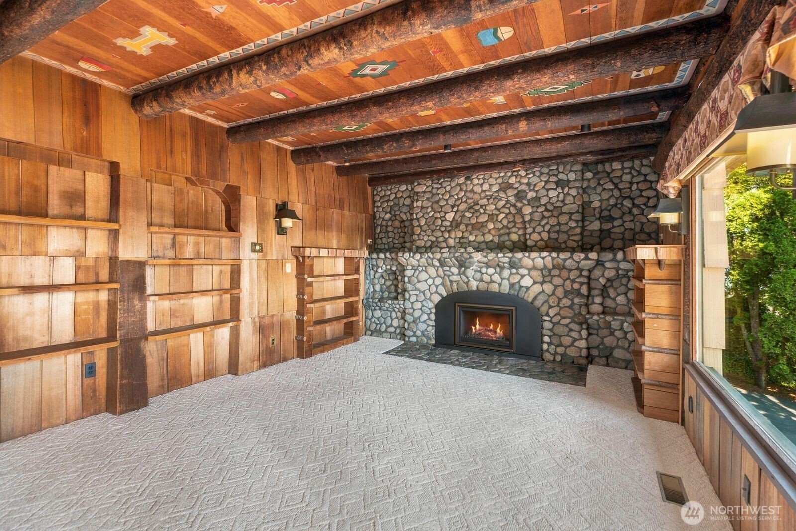 513 E Davies Loop Road Property Photo 6