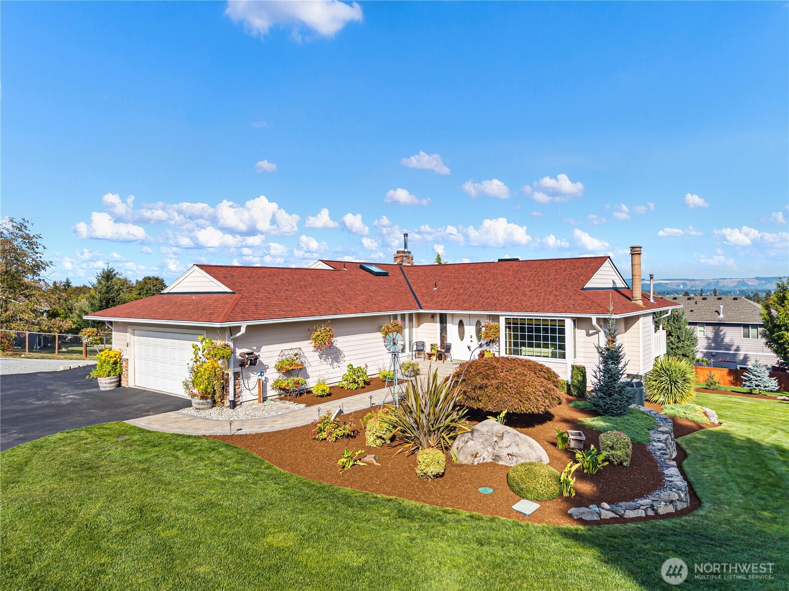 8203 Woodland Avenue Property Photo 1