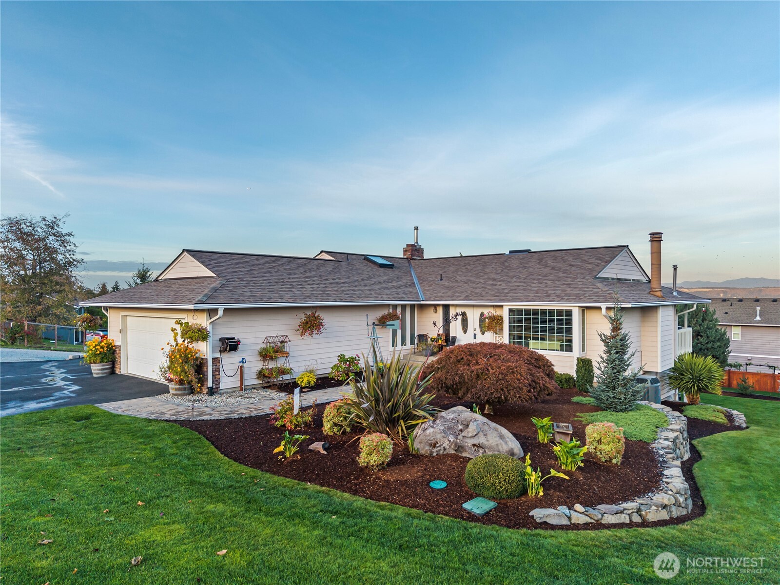 8203 Woodland Avenue Property Photo 1