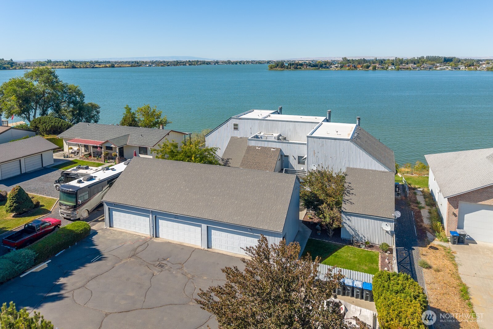 2512 W Marina Drive 6 Property Photo 4