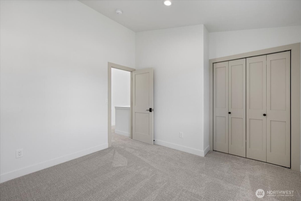 14116 64th Drive Property Photo 18