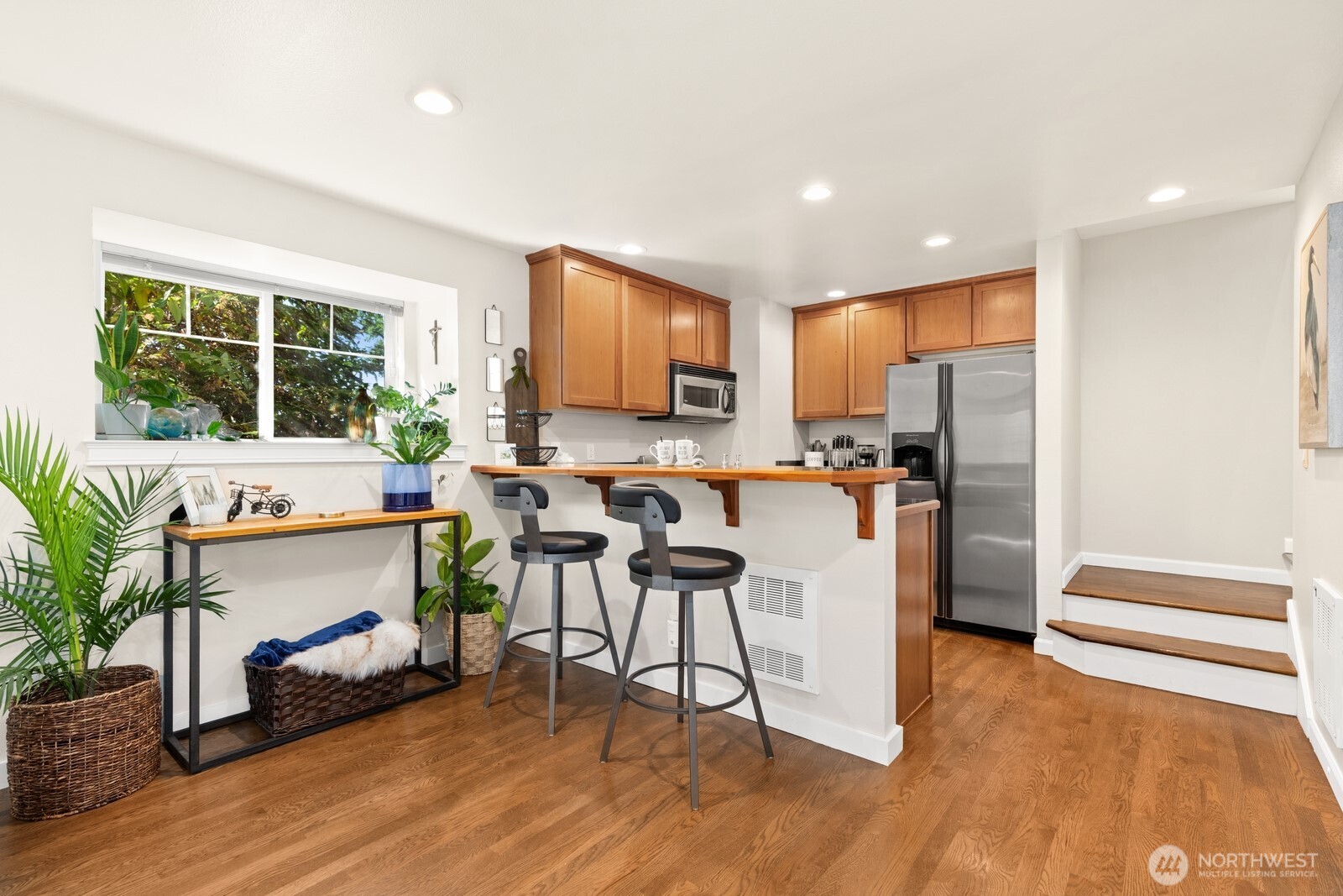 7110 California Avenue Property Photo 10