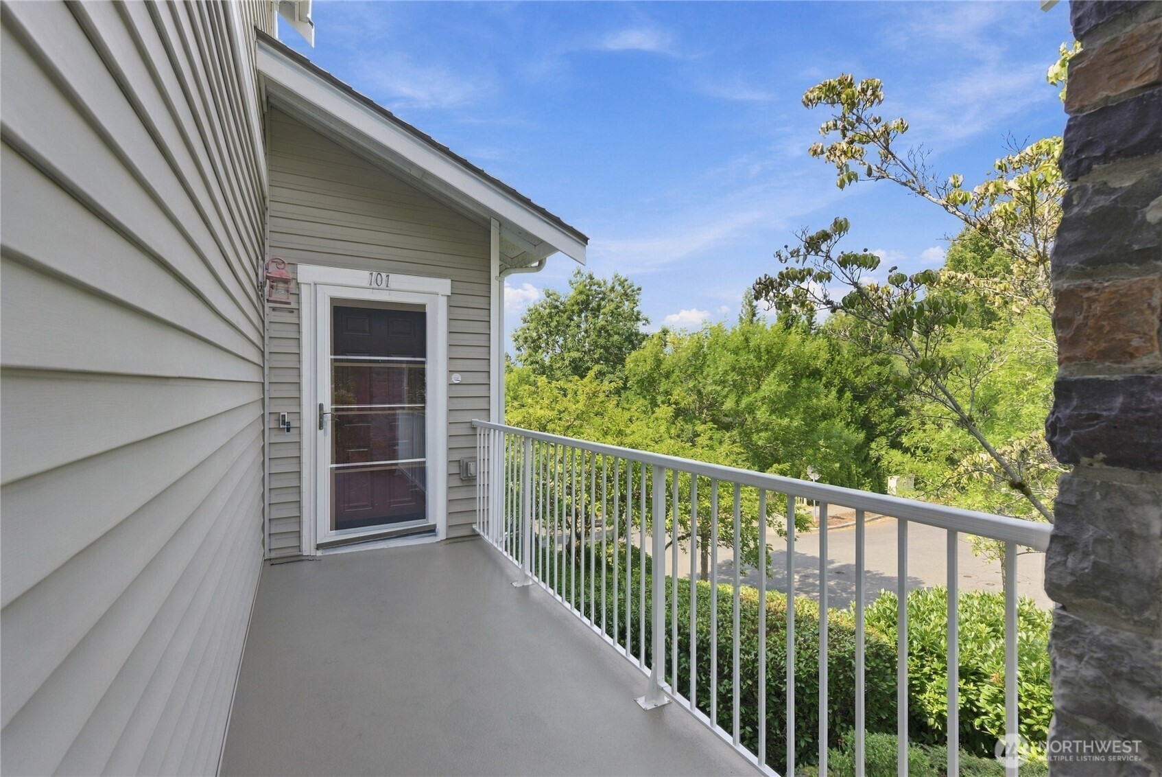 1601 Ne Katsura Street 101 Property Photo 5