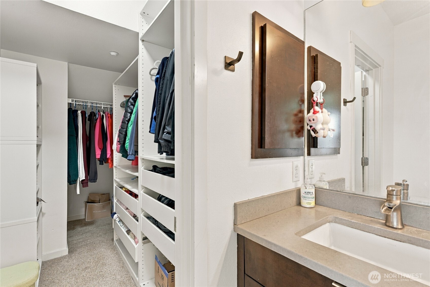 1601 Ne Katsura Street 101 Property Photo 24