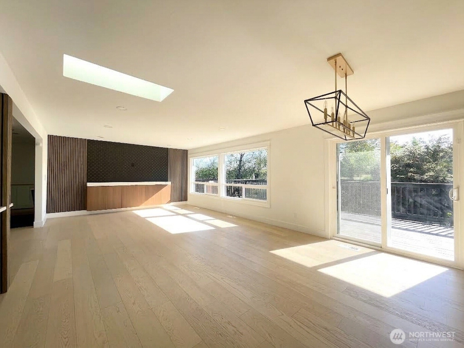 2040 128th Avenue Property Photo 9
