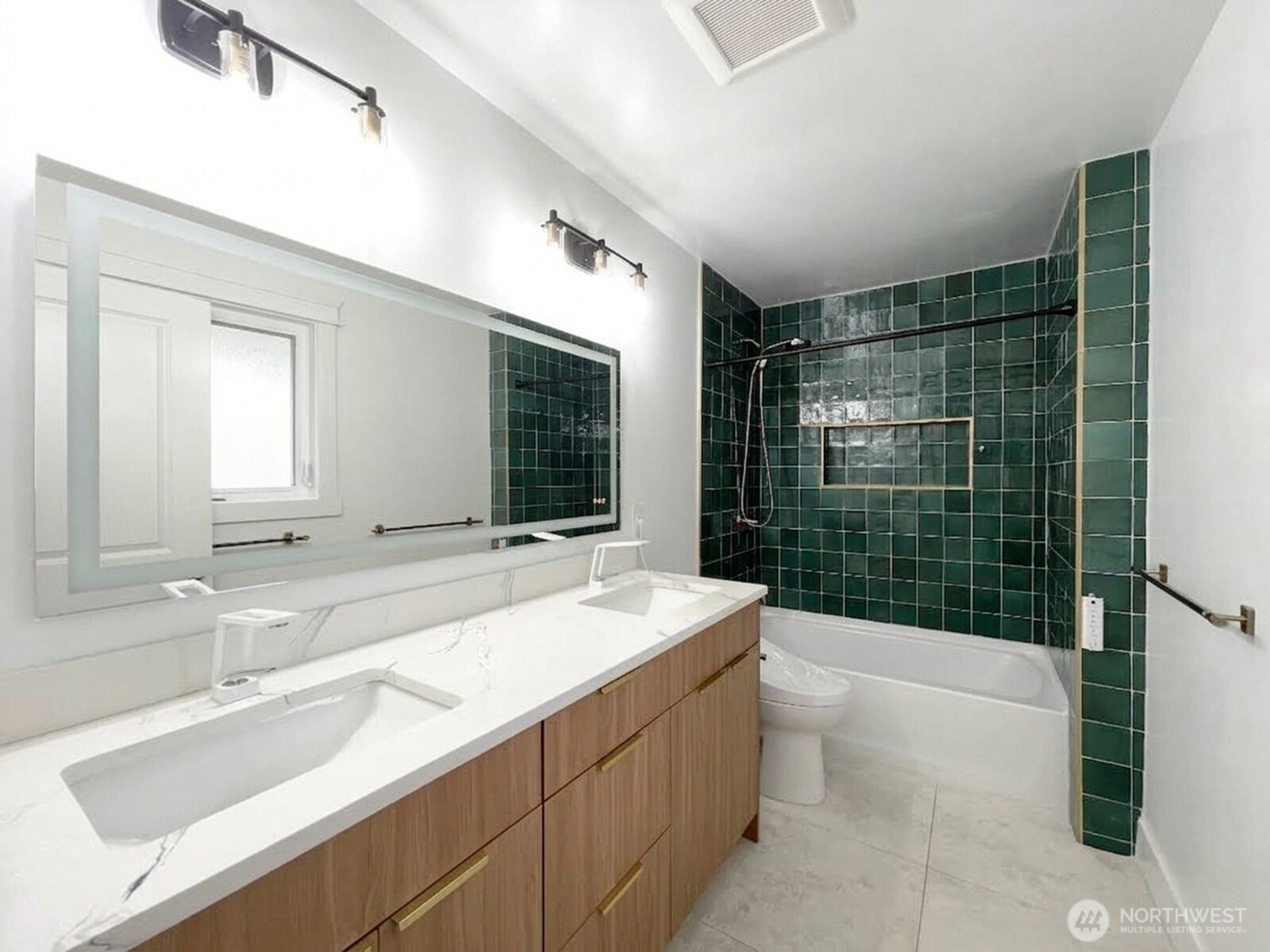 2040 128th Avenue Property Photo 15