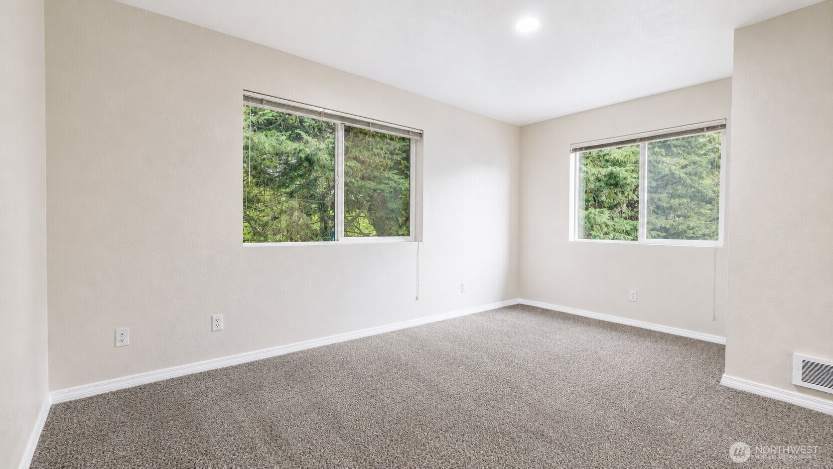 13367 Ambaum Boulevard Property Photo 19