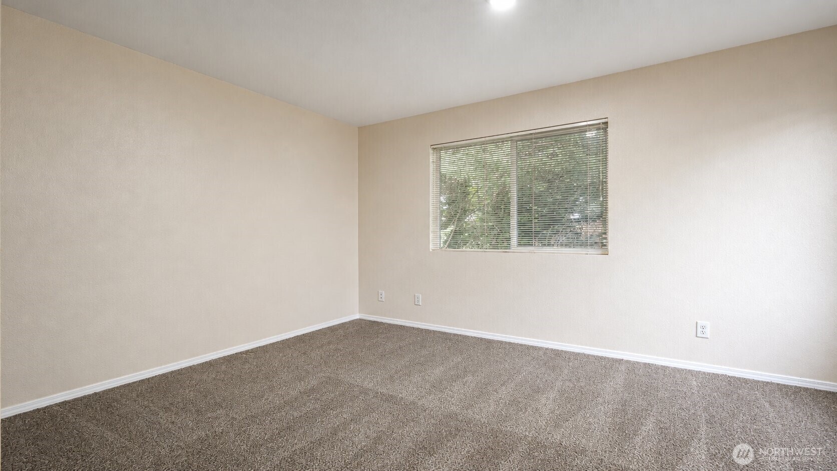 13367 Ambaum Boulevard Property Photo 23
