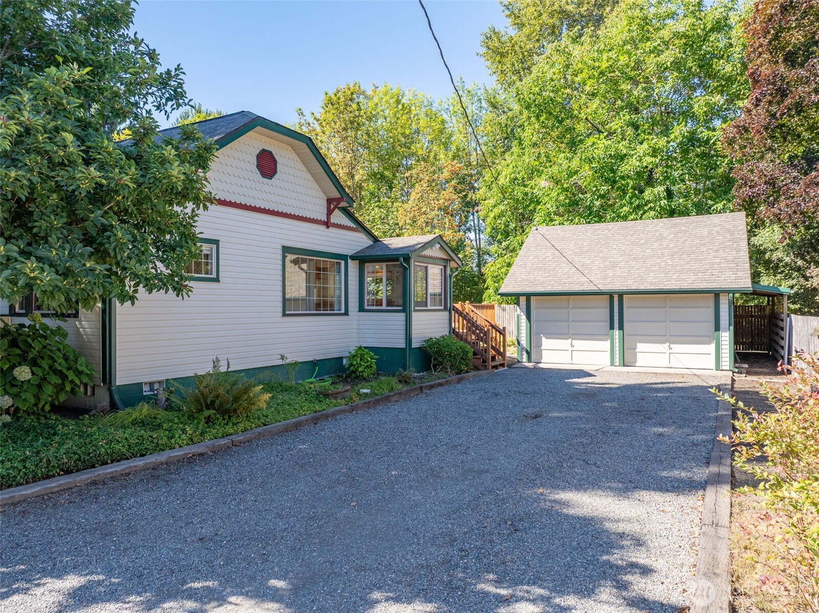 811 Euclid Way Property Photo 3