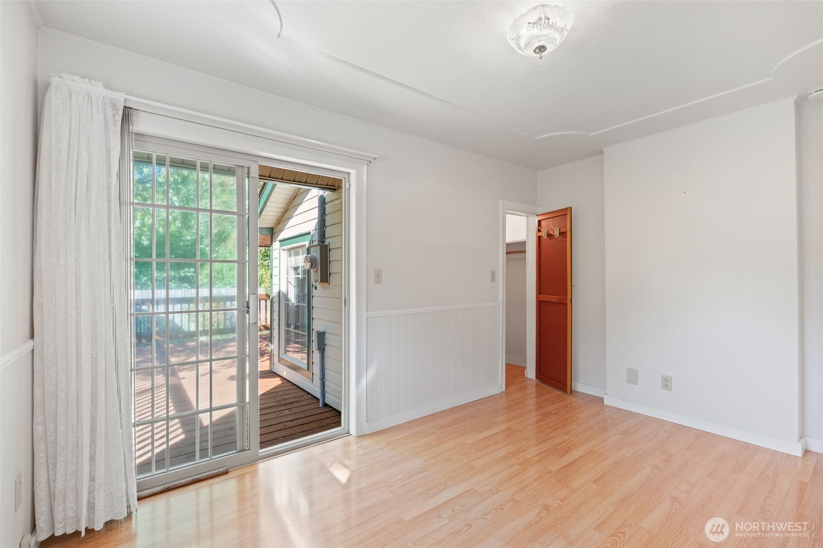 811 Euclid Way Property Photo 14