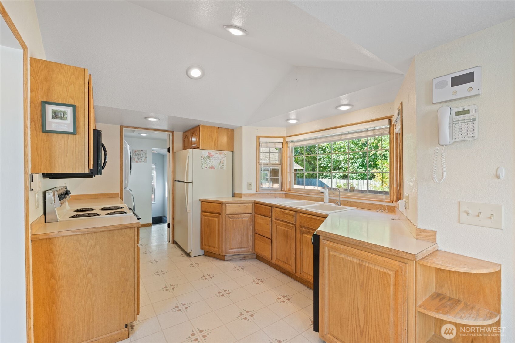811 Euclid Way Property Photo 16