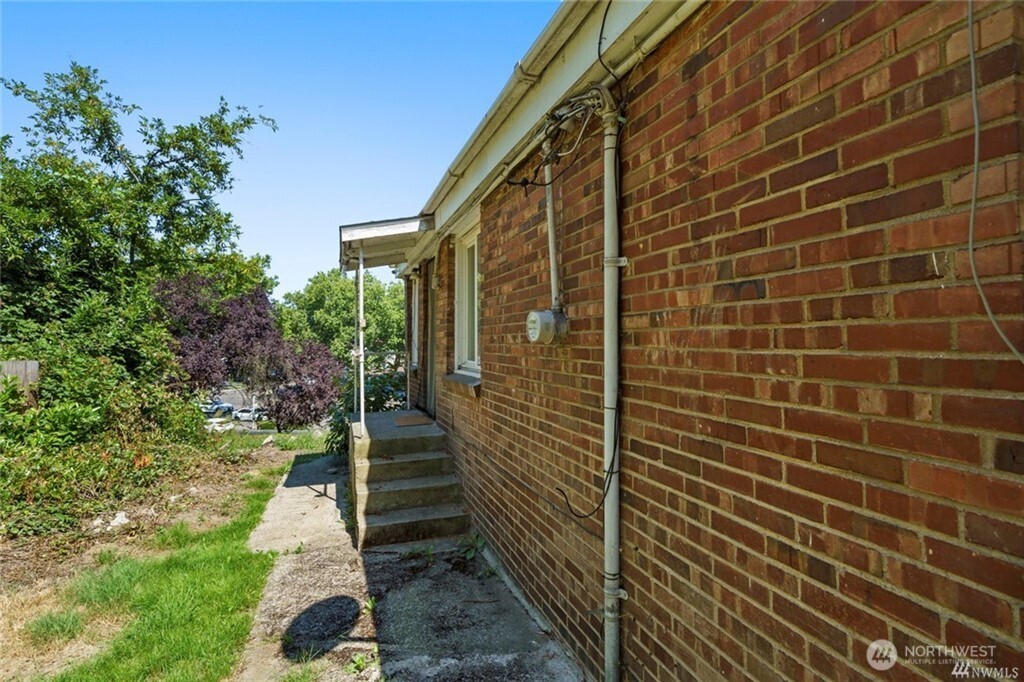 125 Hayes Place 1 & 2 Property Photo 3