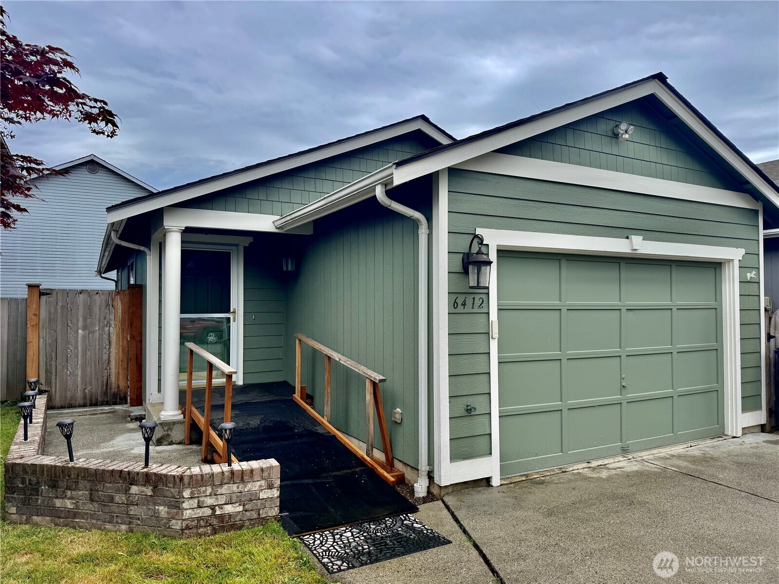 6412 79th Place Property Photo 1