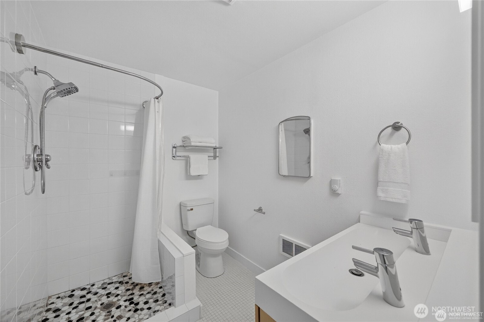 610 Northshore Drive 6121 Property Photo 14