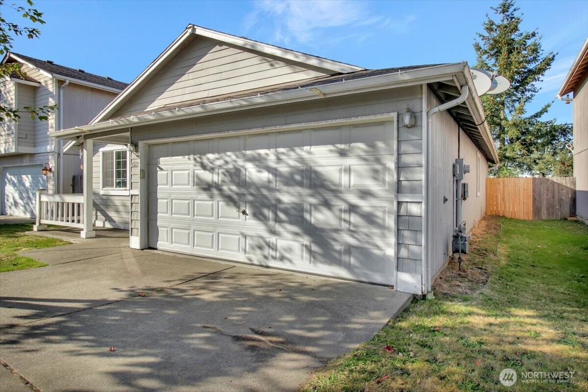 4327 151st Drive Property Photo 3