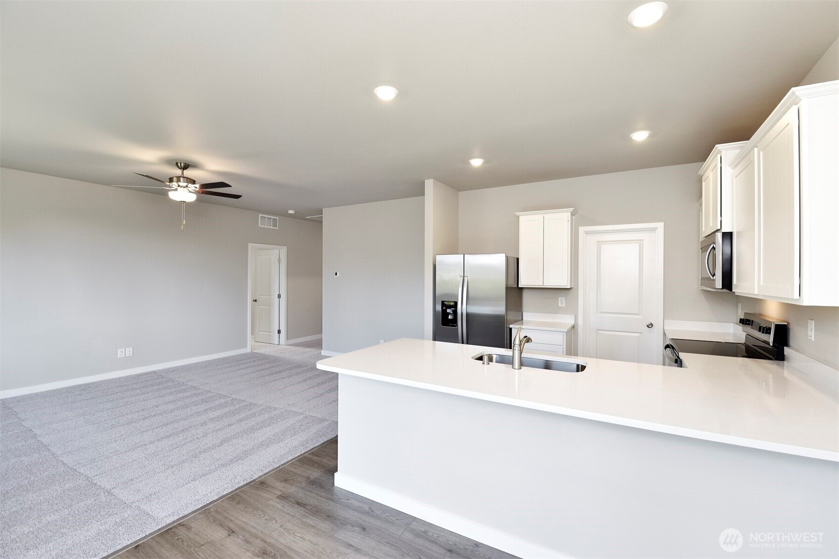 9746 Brown Street Property Photo 5