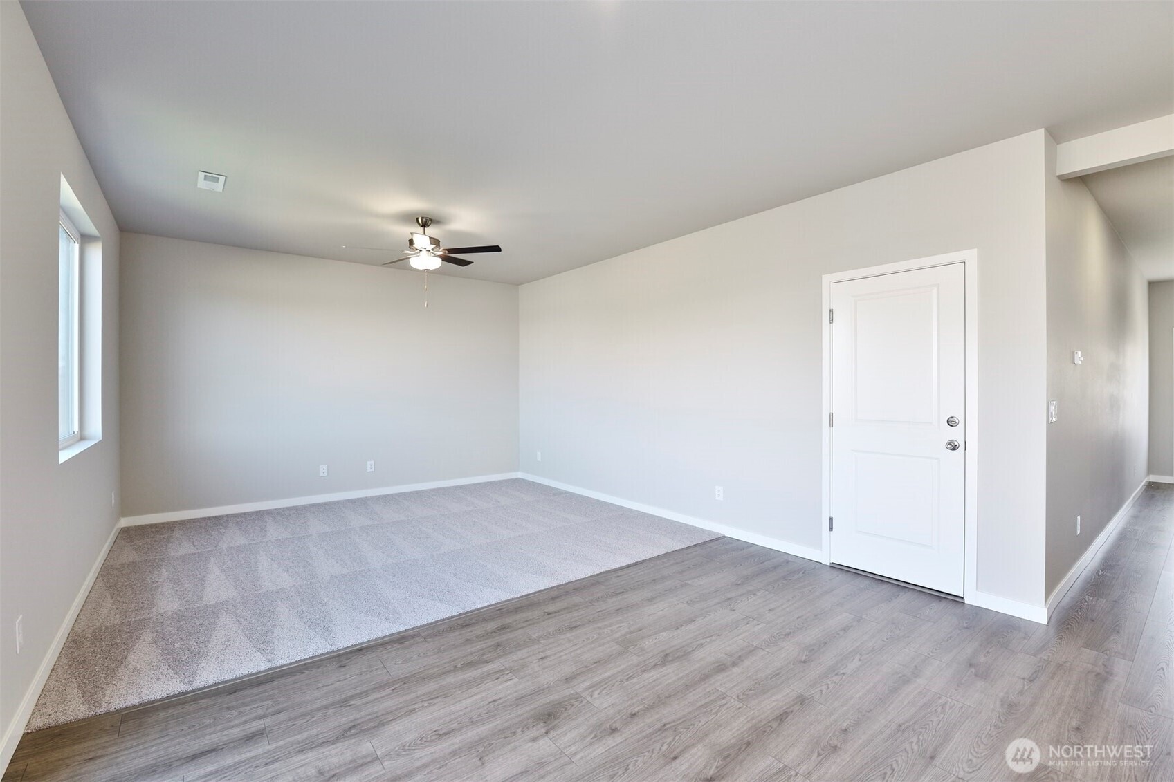 9734 Brown Street Property Photo 6