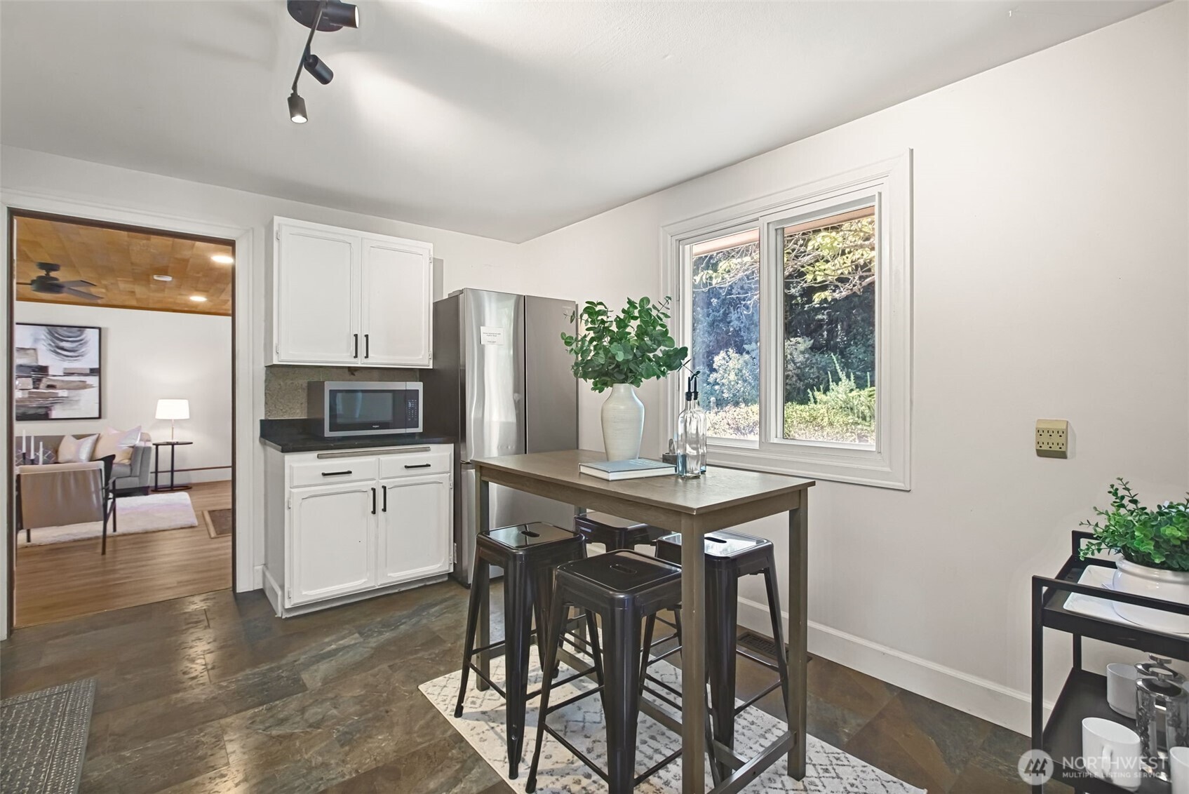 18806 4th Avenue Property Photo 9
