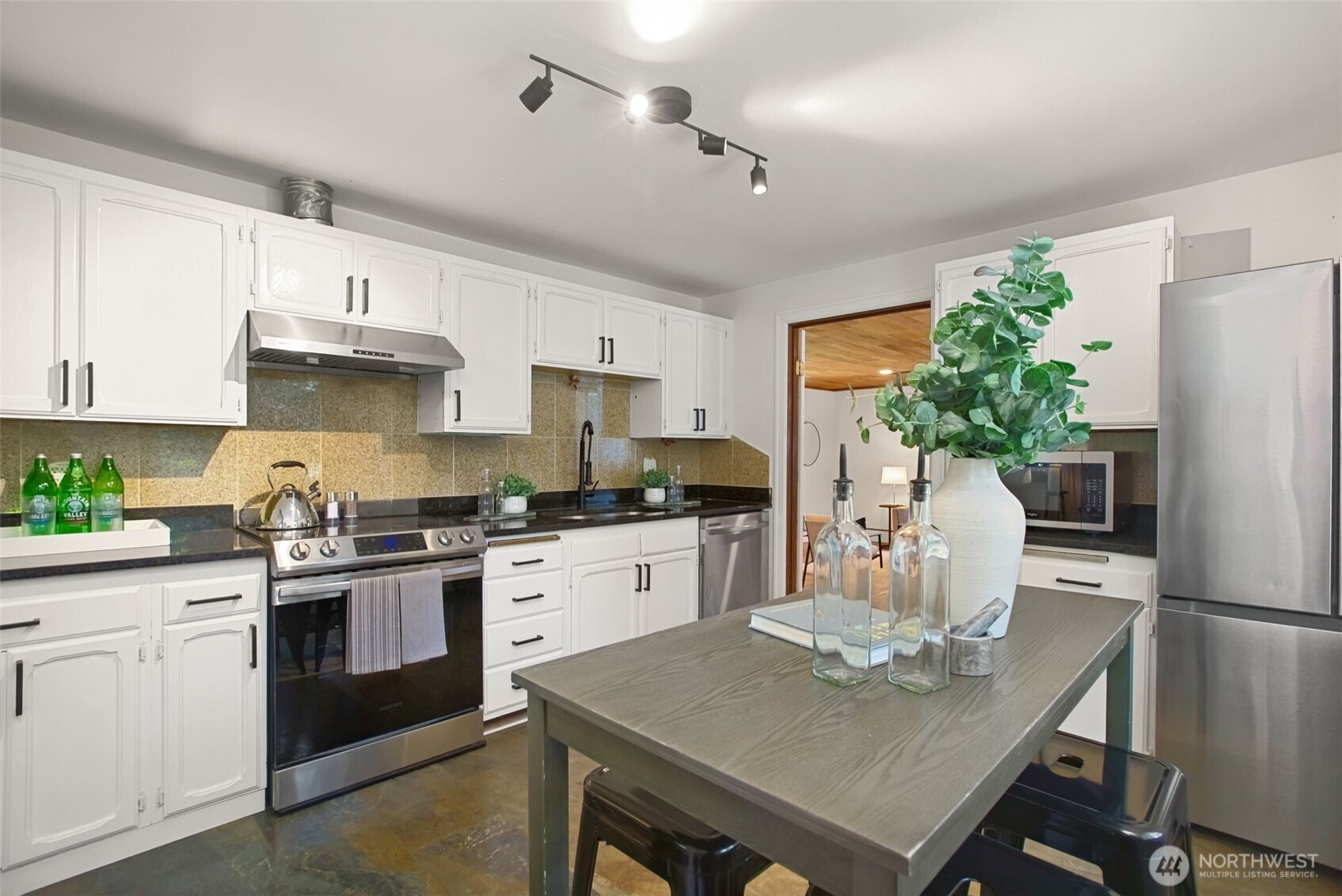 18806 4th Avenue Property Photo 12