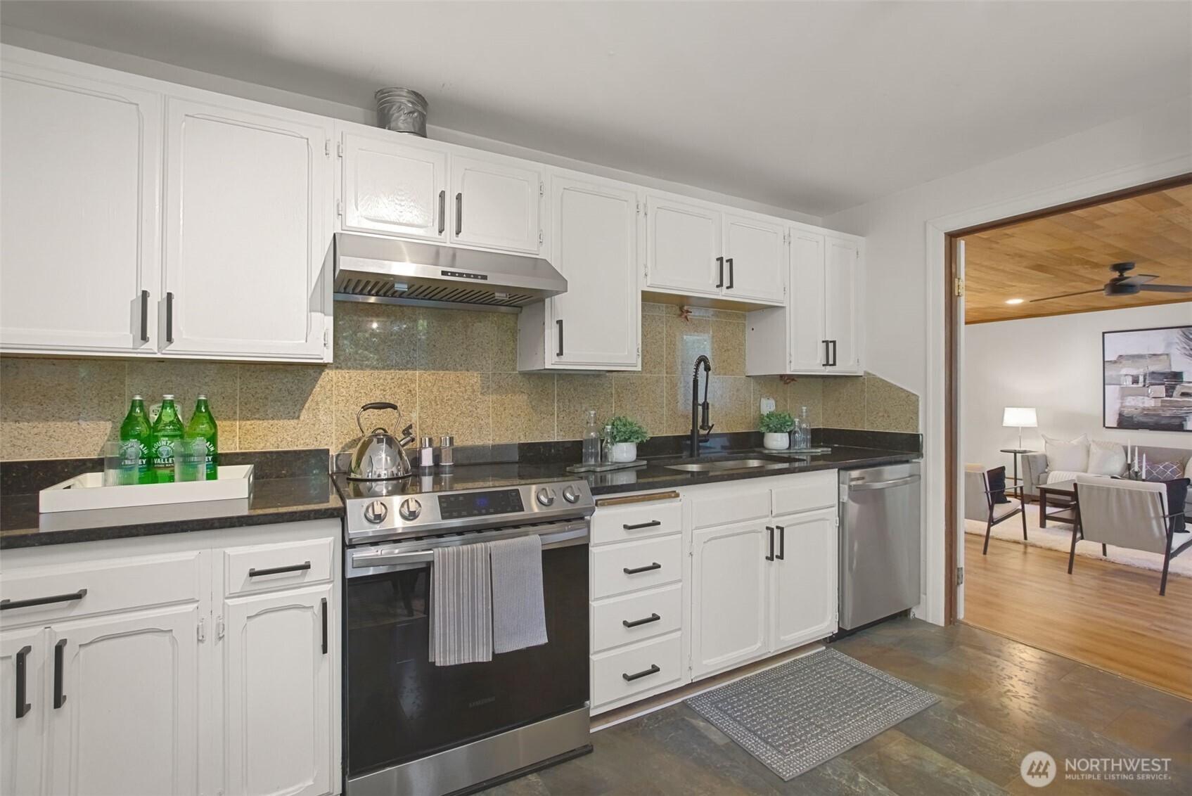 18806 4th Avenue Property Photo 13