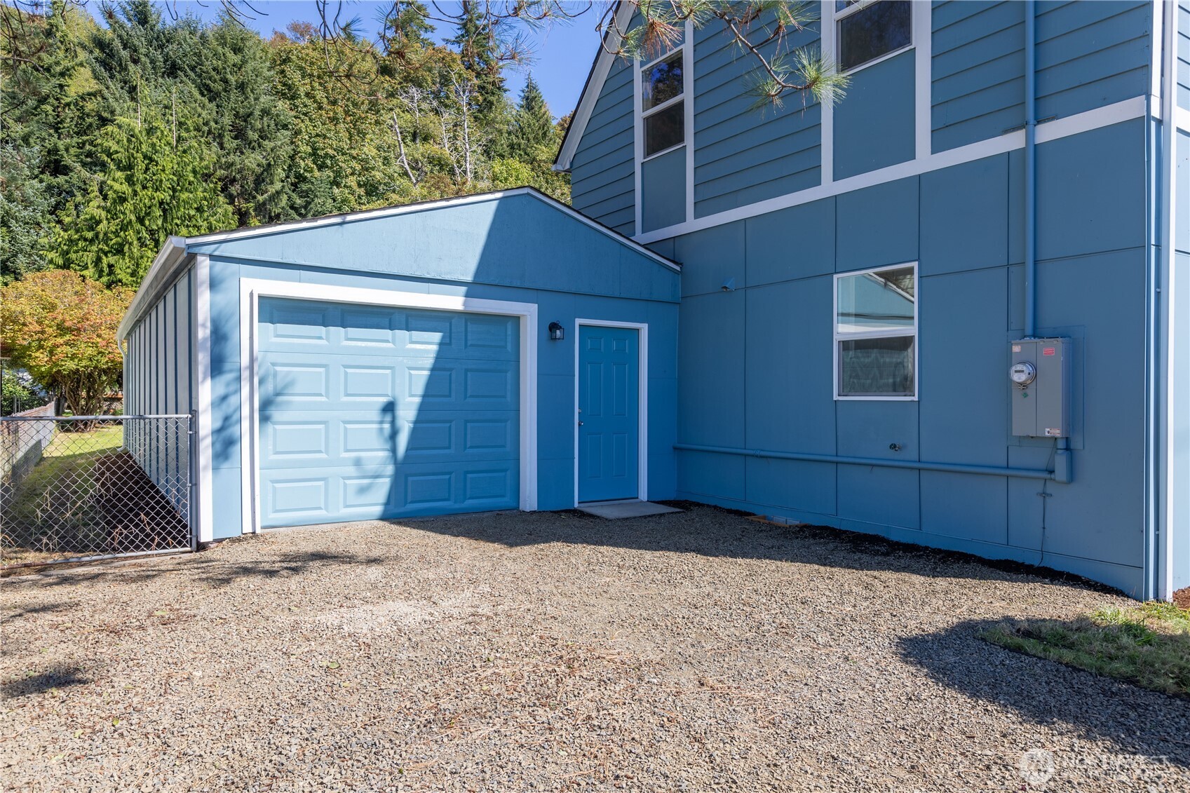 1905 Riverside Avenue Property Photo 3