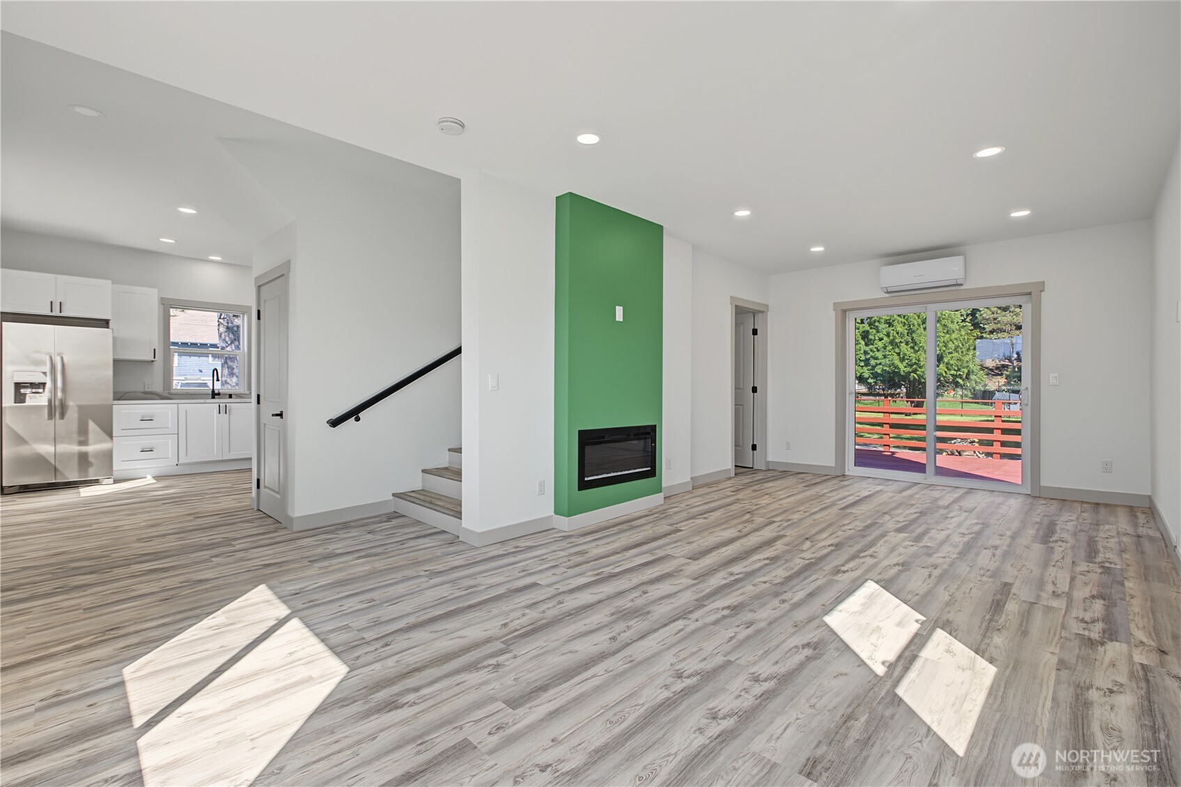 1905 Riverside Avenue Property Photo 5