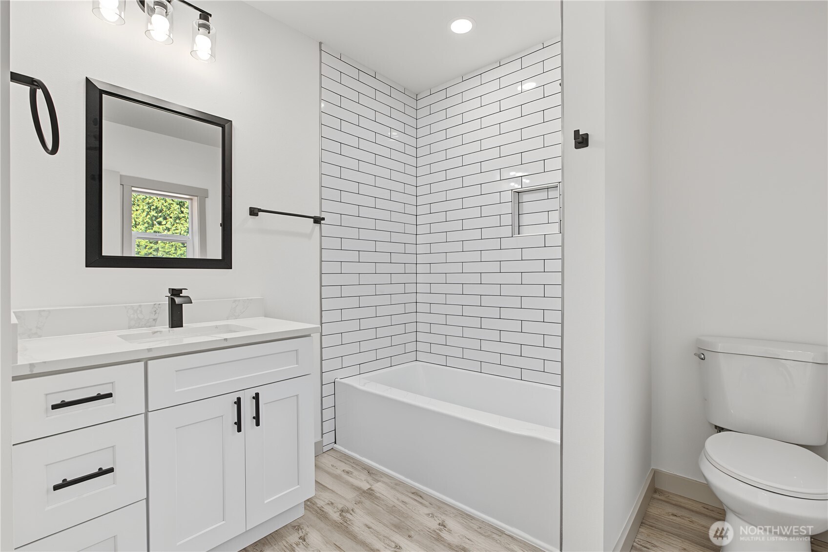 1905 Riverside Avenue Property Photo 7