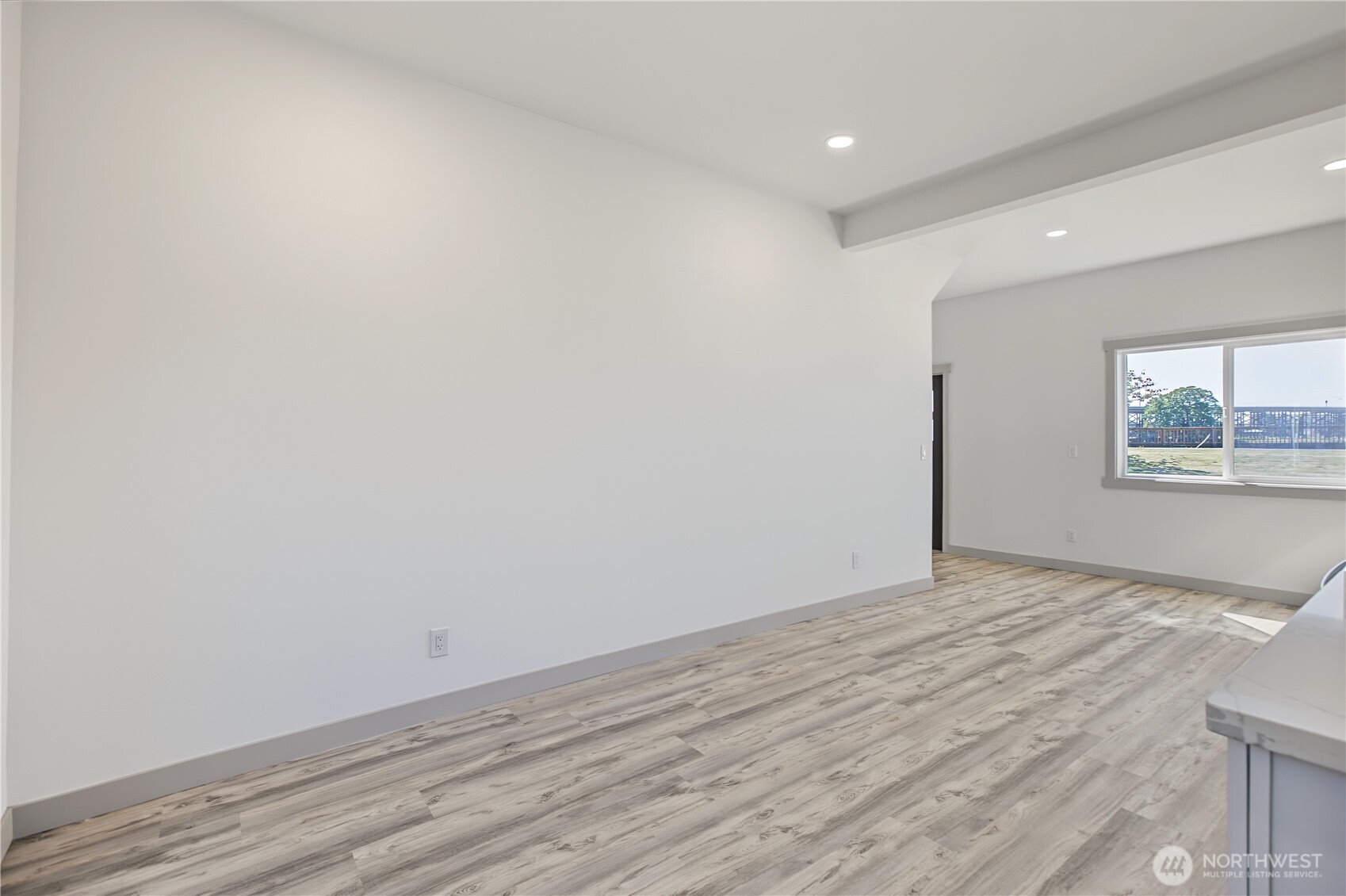 1905 Riverside Avenue Property Photo 10