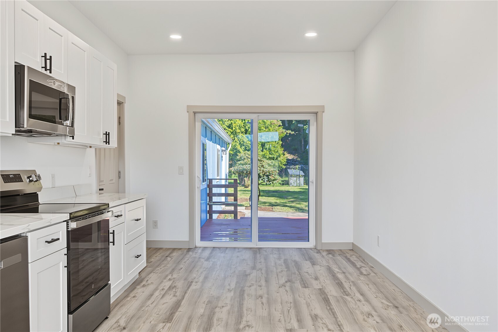 1905 Riverside Avenue Property Photo 11