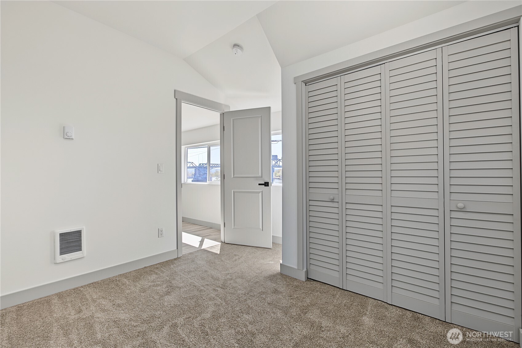 1905 Riverside Avenue Property Photo 21