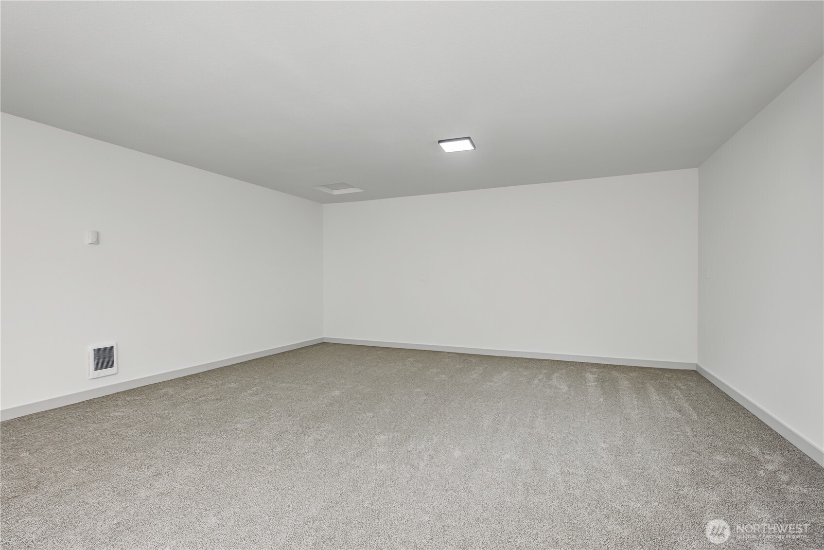 1905 Riverside Avenue Property Photo 28