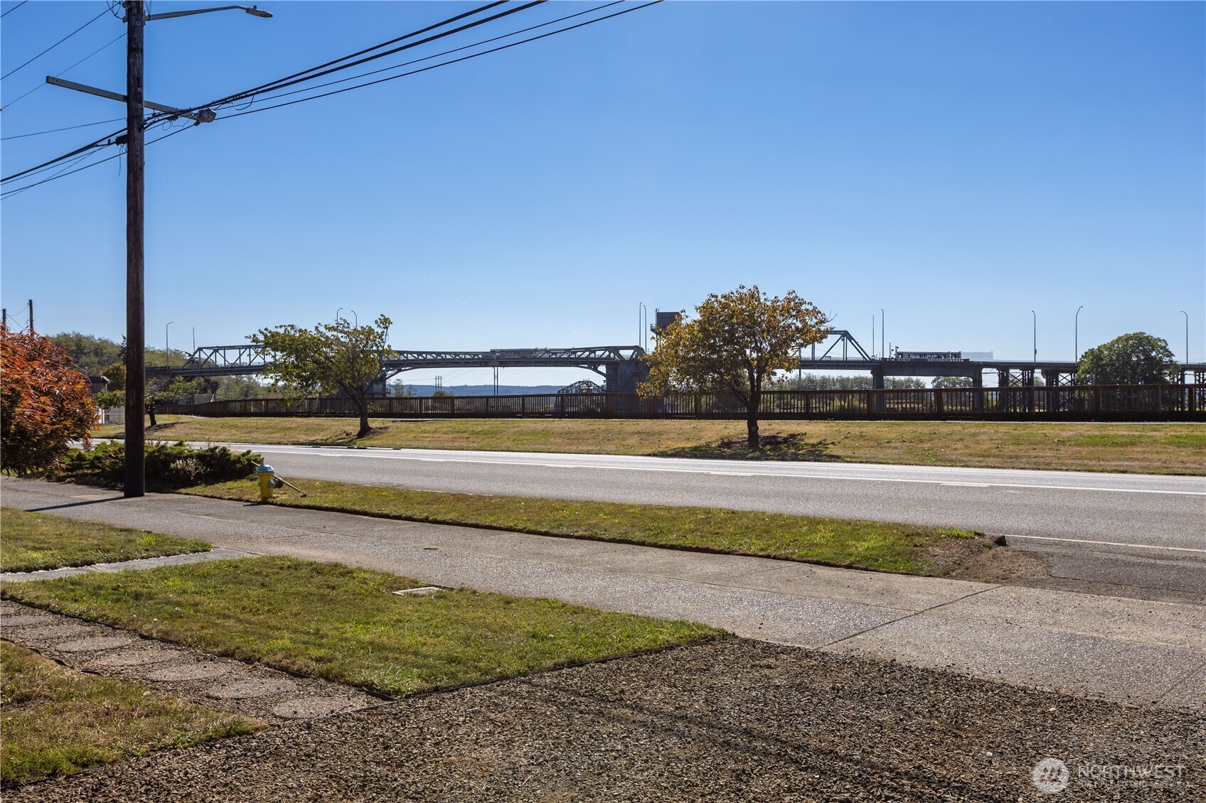 1905 Riverside Avenue Property Photo 36