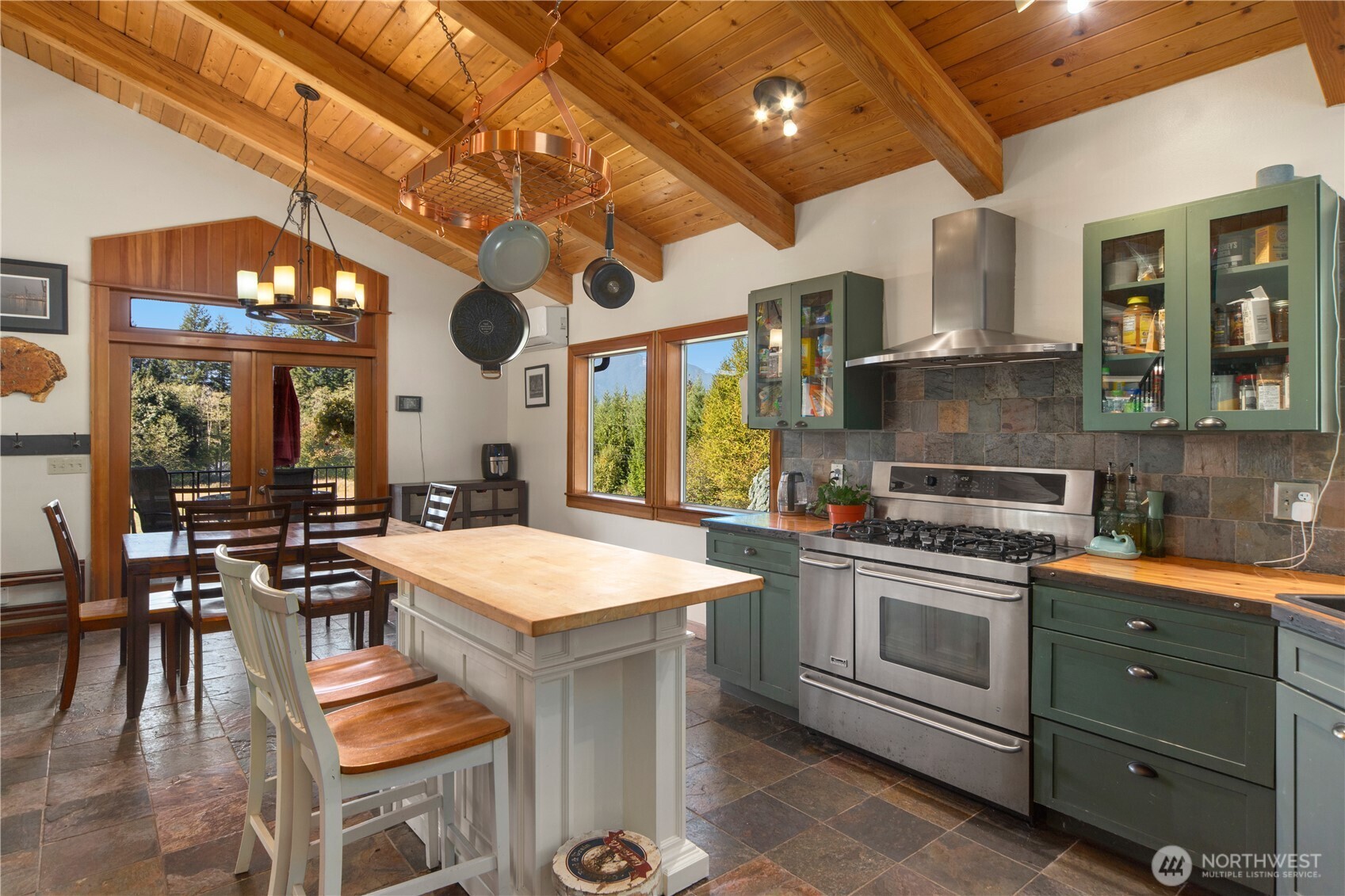 1812 Lindsay Hill Road Property Photo 11