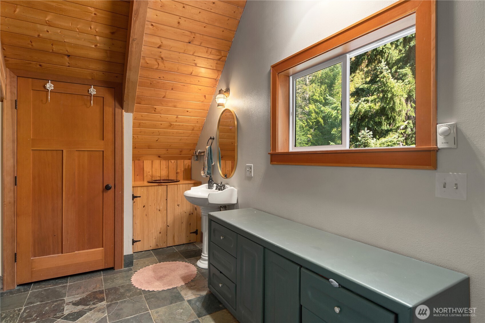 1812 Lindsay Hill Road Property Photo 22