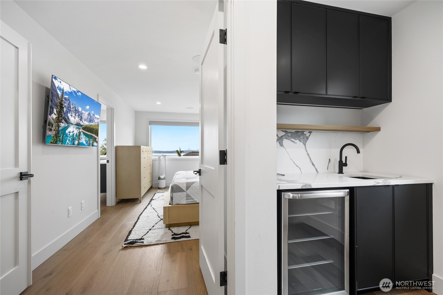 246 5th Avenue Property Photo 17