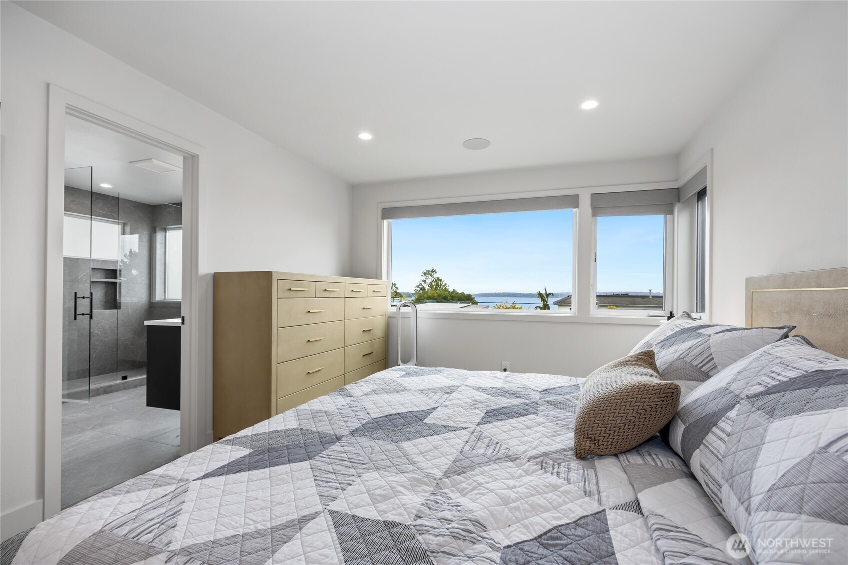 246 5th Avenue Property Photo 18