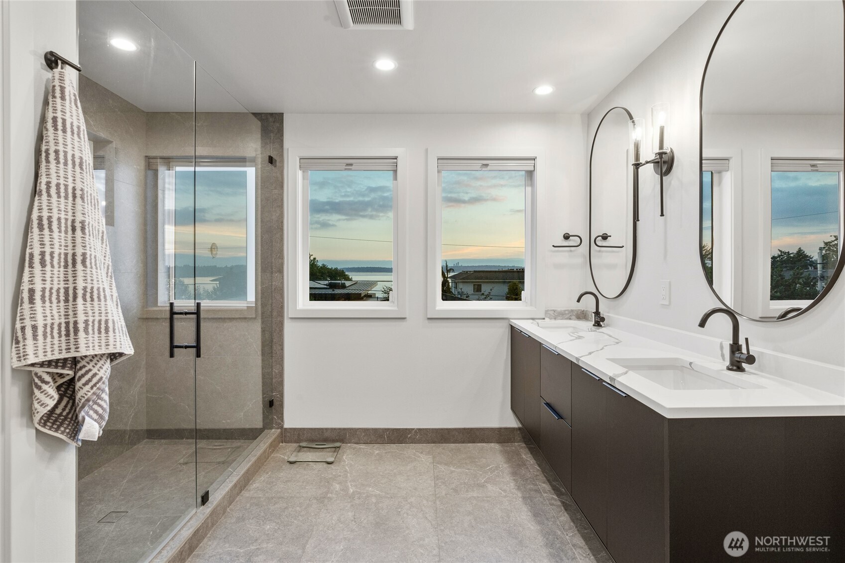 246 5th Avenue Property Photo 20