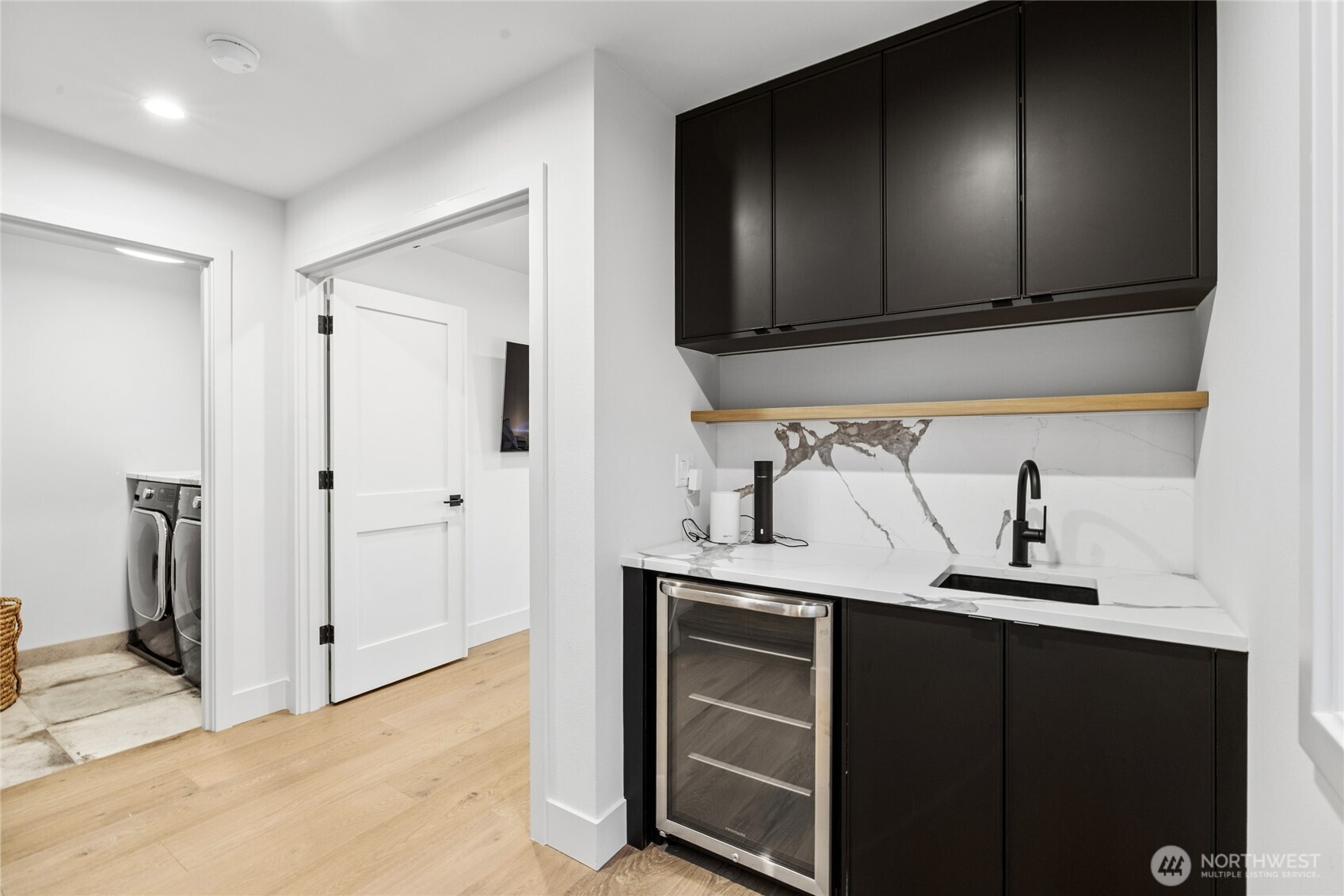 246 5th Avenue Property Photo 24