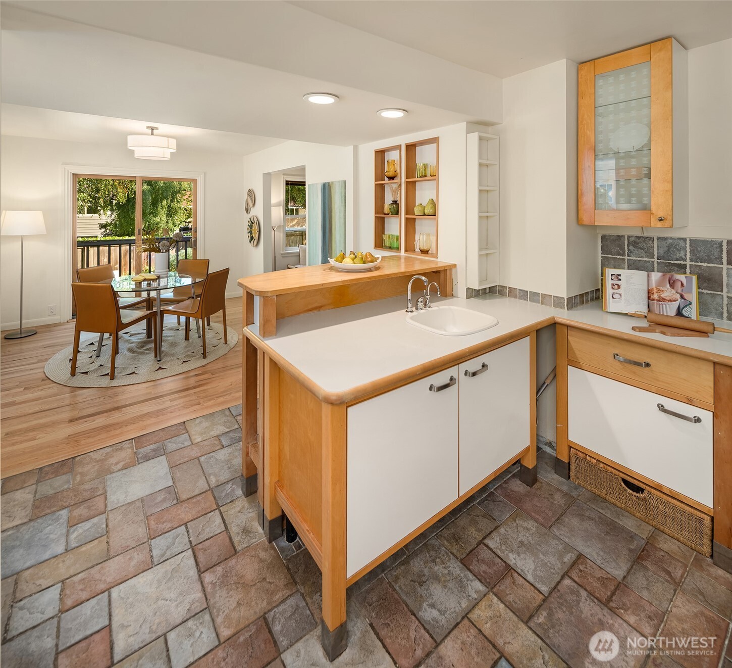 8015 42nd Avenue Property Photo 10