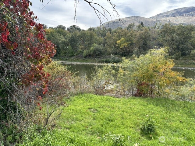 1601 Kernan Road Property Photo 2