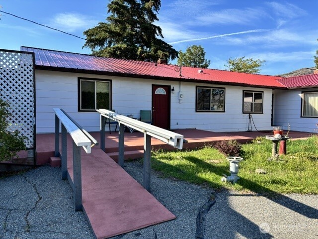 1601 Kernan Road Property Photo 4