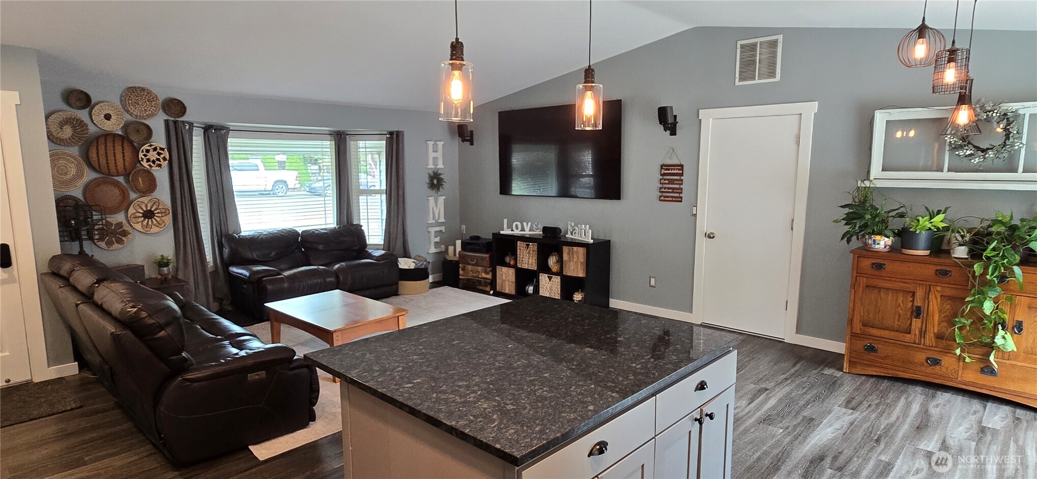 13017 25th Avenue Property Photo 6