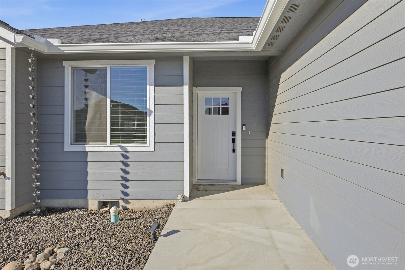 913 6th Avenue Property Photo 4