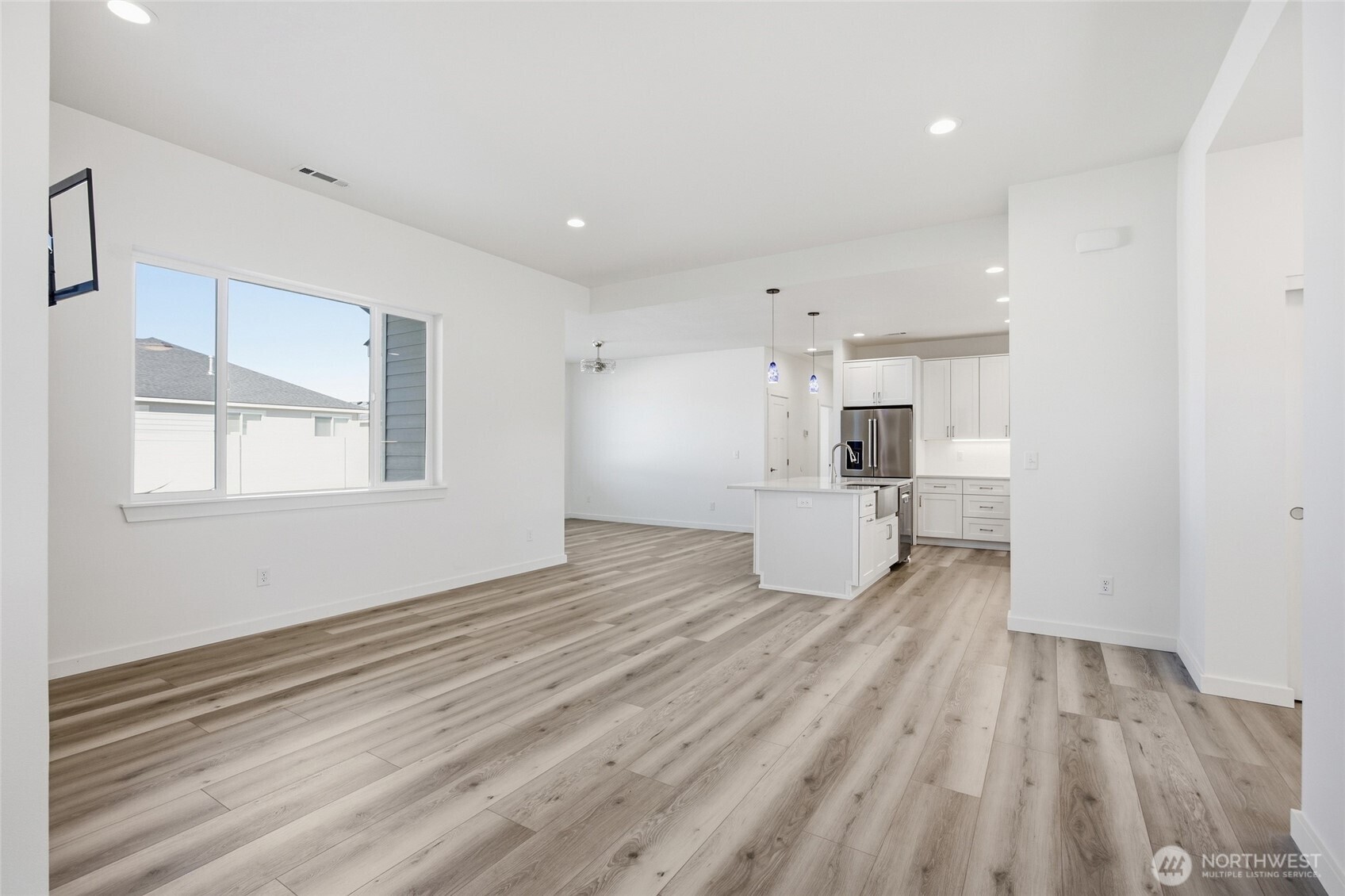 913 6th Avenue Property Photo 8