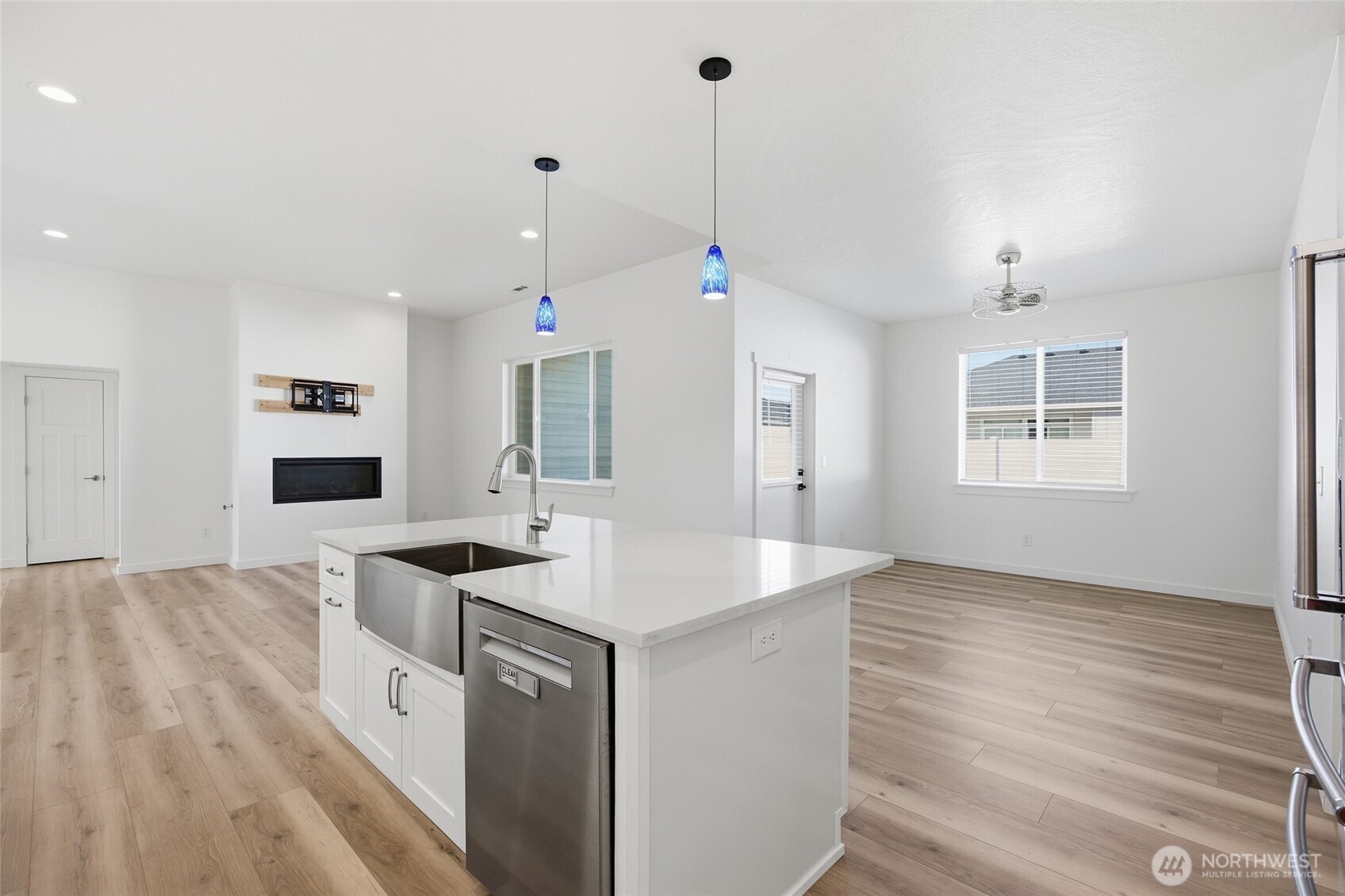 913 6th Avenue Property Photo 16