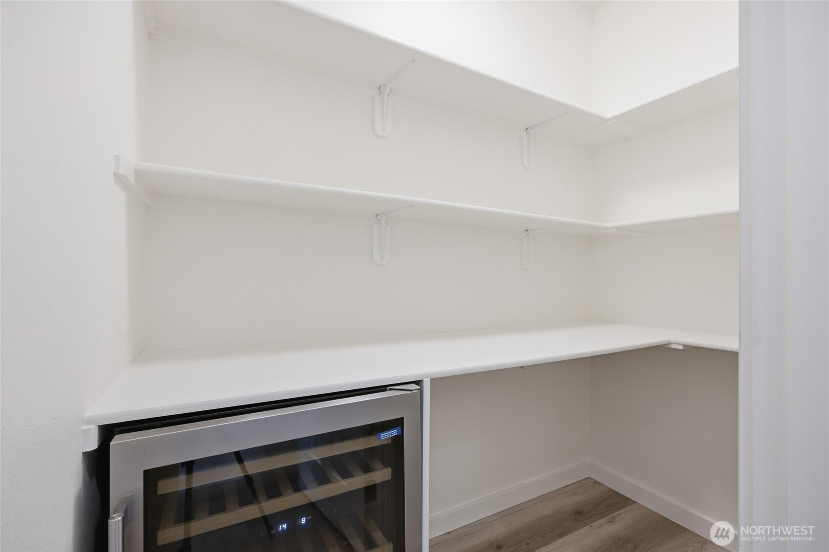913 6th Avenue Property Photo 17