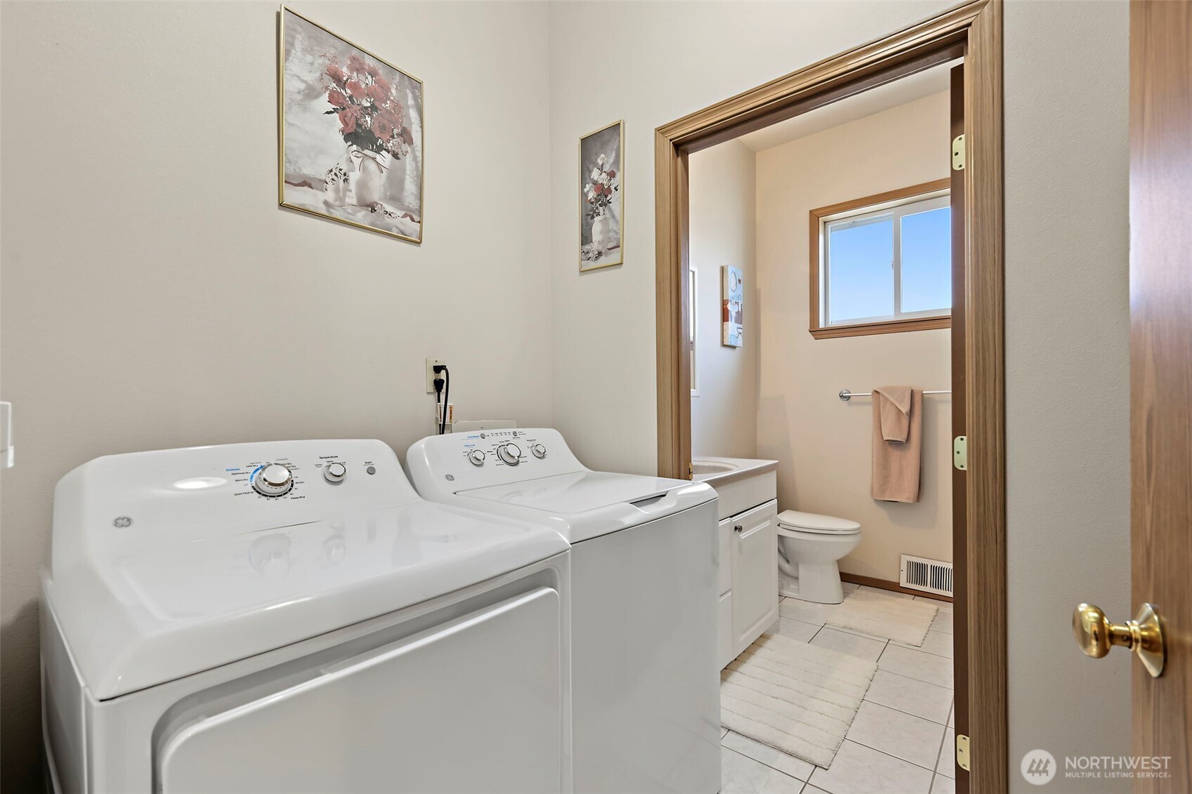 10821 Crestwood Drive Property Photo 17