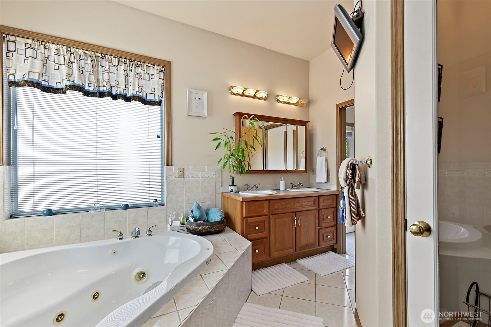 10821 Crestwood Drive Property Photo 28