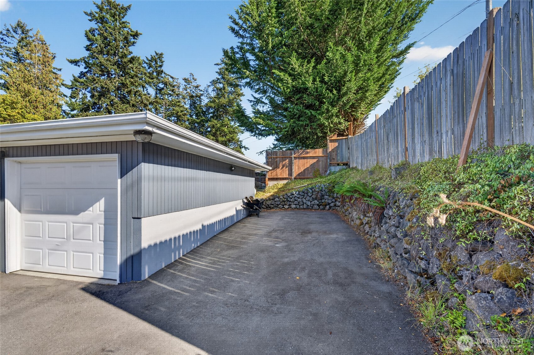 1105 S I Street Property Photo 5